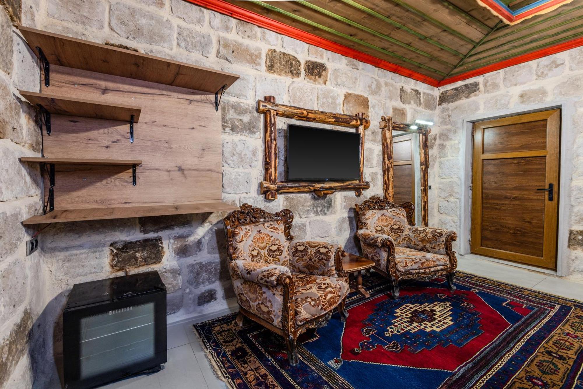 Hotel Kayatas Cave