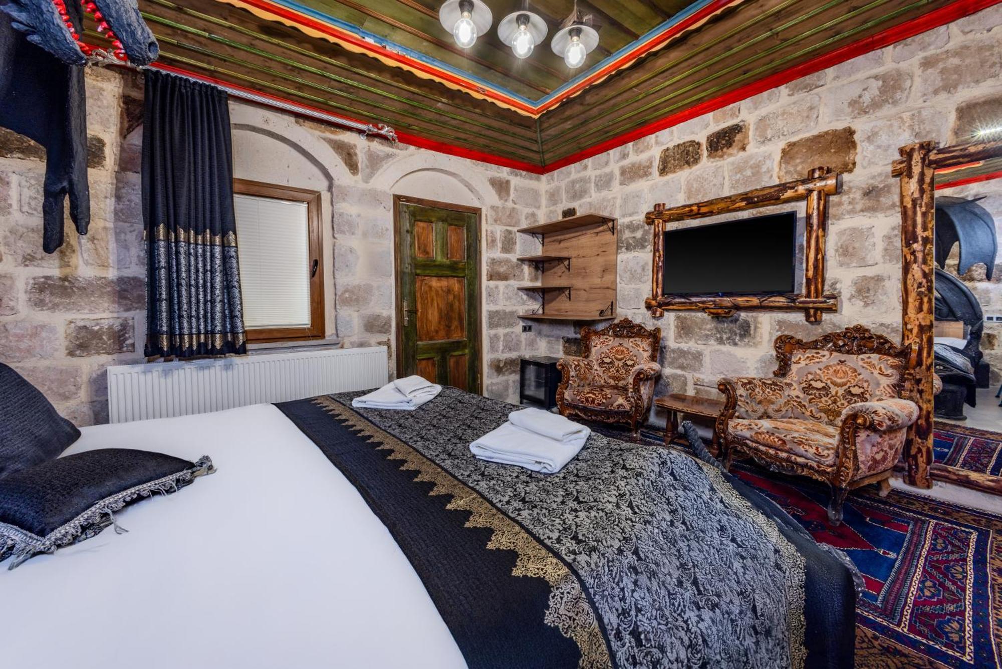 Kayatas Cave Hotel 2*